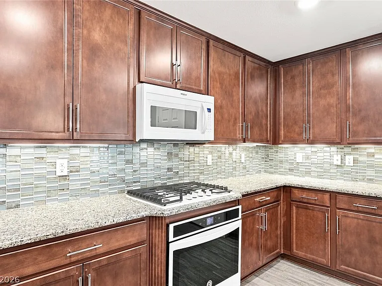 1525 Deep Valley Ave — Photo 23