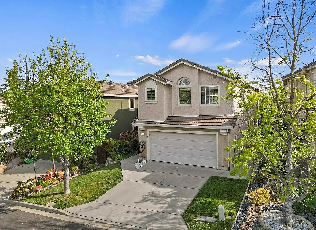 2785 Parkway Dr — Photo 3