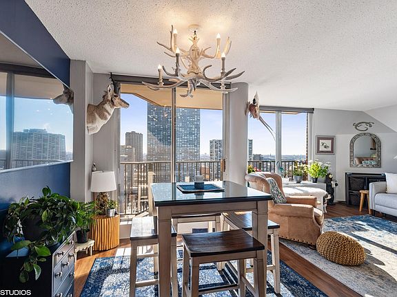 4th image of 4170 N Marine Dr APT 22C