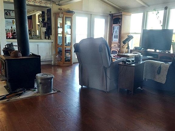 3rd image of 9030 Green Rd