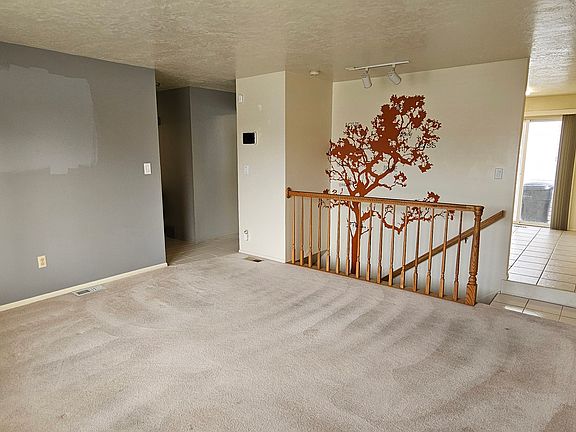 3rd image of 2755 W Hazelhurst Dr