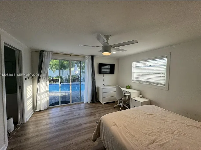 914 N Ocean Breeze #1 — Photo 9