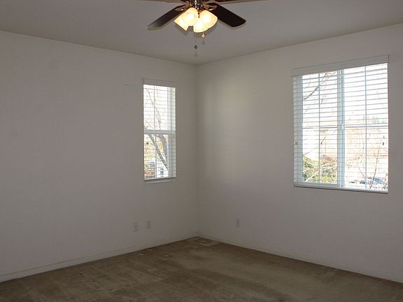 4th image of 267 Barnhill Dr
