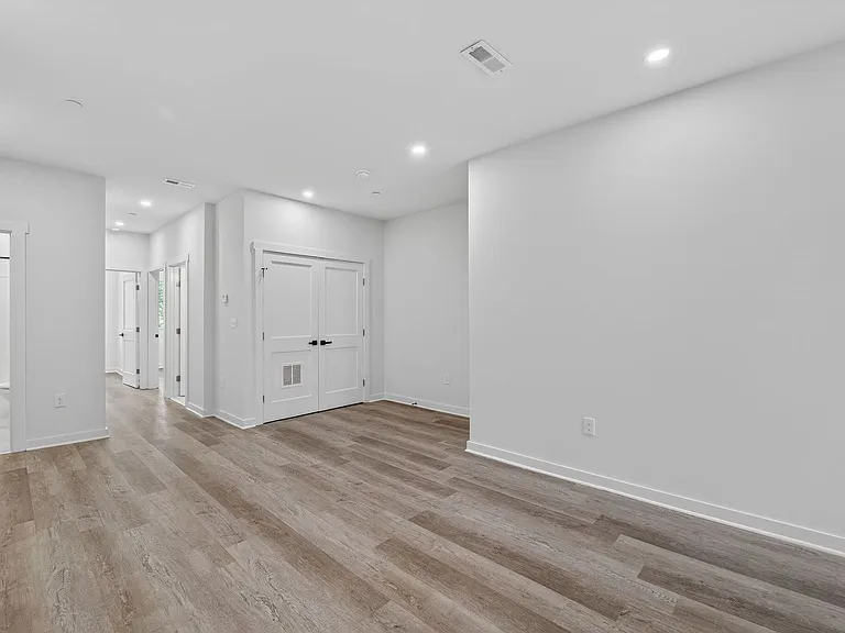 1321 Anacostia Rd SE — Photo 10
