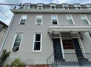 219 W Water St, Middletown, PA 17057