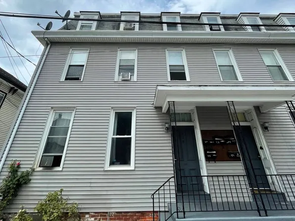 219 W Water St, Middletown, PA 17057