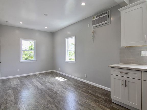 5th image of 2708 Council St #B