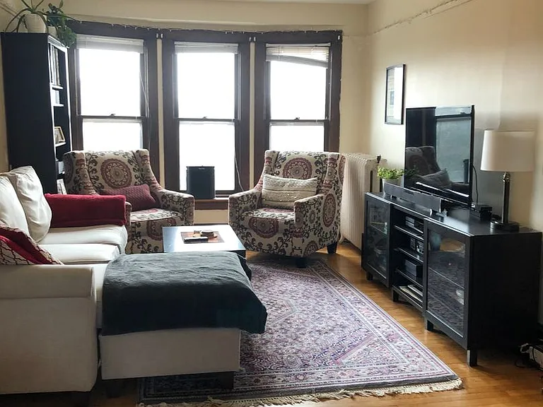 916 E Gorham St — Photo 13