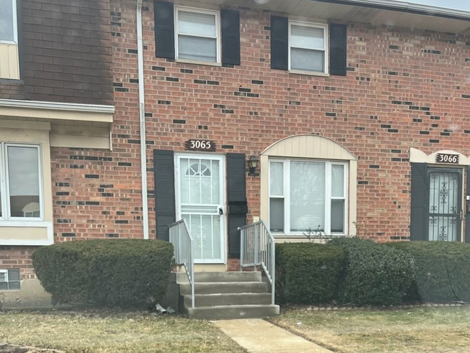 1st image of 3065 Euclid Ct