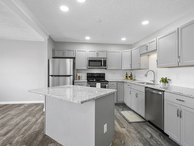 Skyridge Apartment Homes — Photo 12