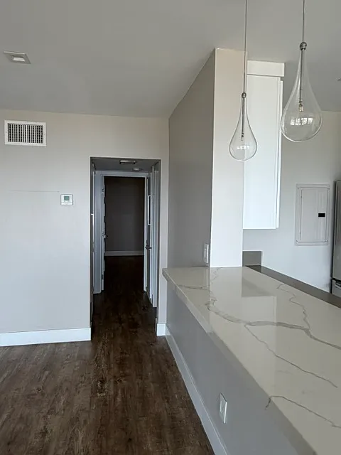 2 bed, 1000 sqft, $6,000 — Photo 4