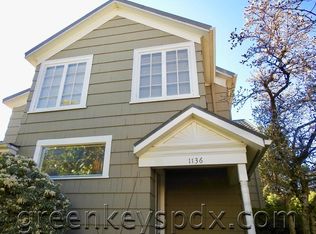 1136 SW Gibbs St #A, Portland, OR 97239