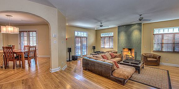 5th image of 917 S Josephine St