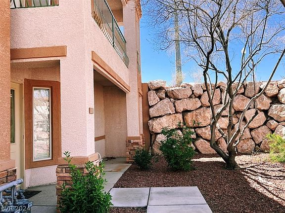 2nd image of 226 Morgyn Ln Unit 6