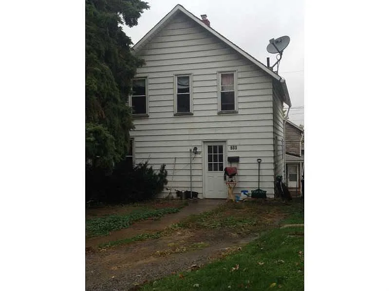 603 Center Ave photo 1