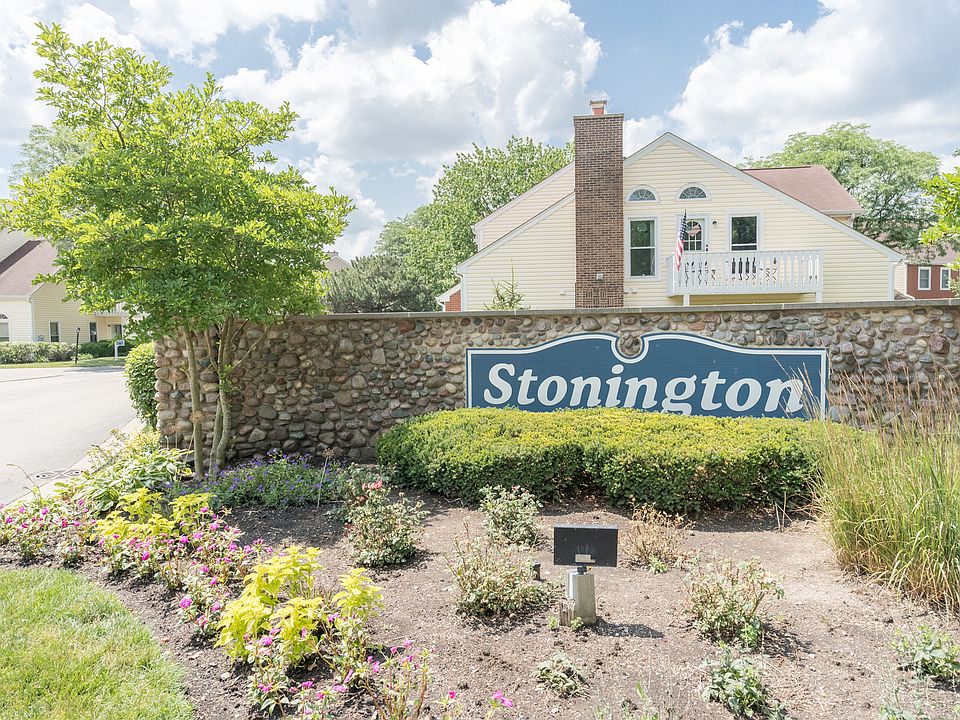 1st image of 4 S Stonington Dr