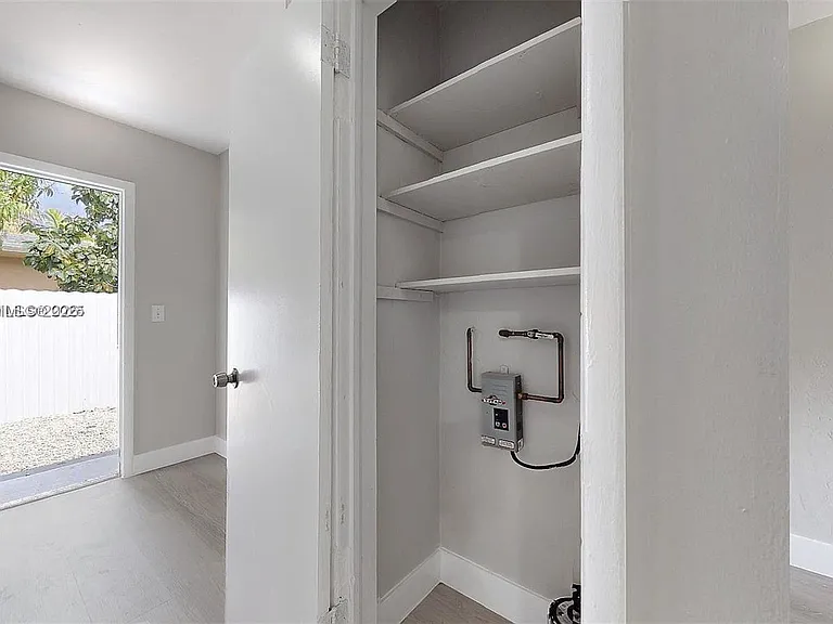 891 SW 5th St #2 — Photo 14