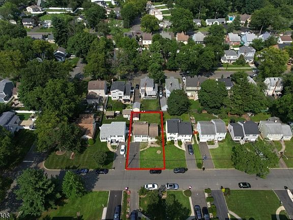 5th image of 409 Victor St