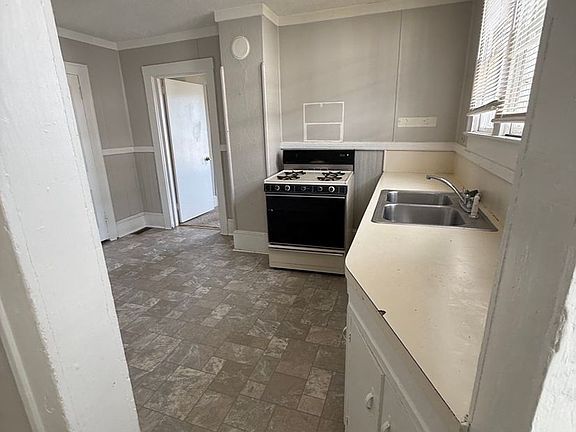 5th image of 1404 W 4th St #2
