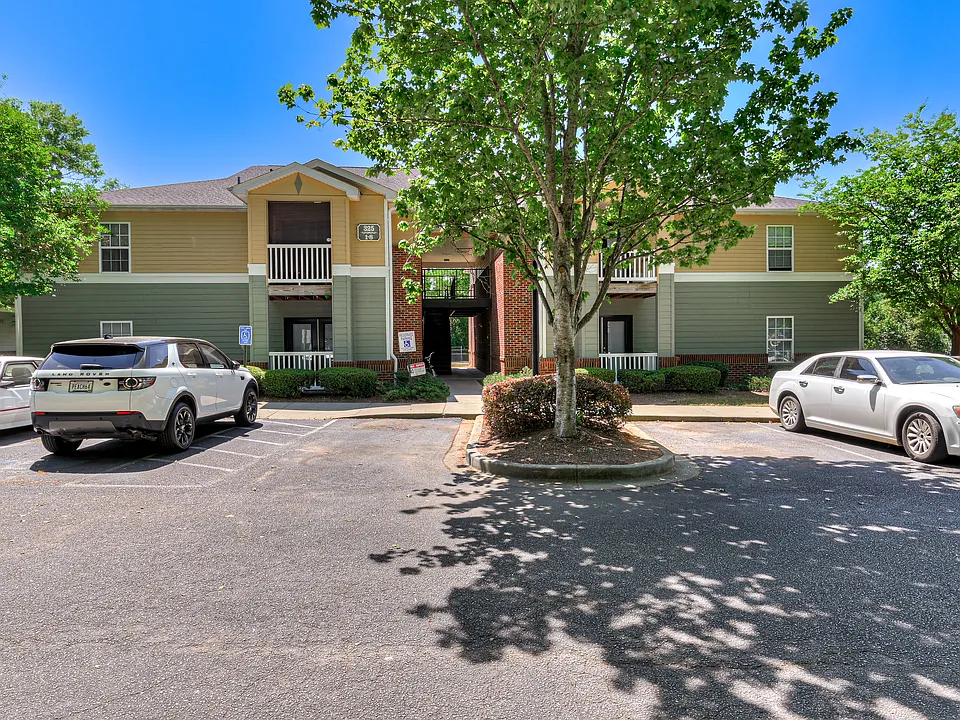 Hollybrook Apartments