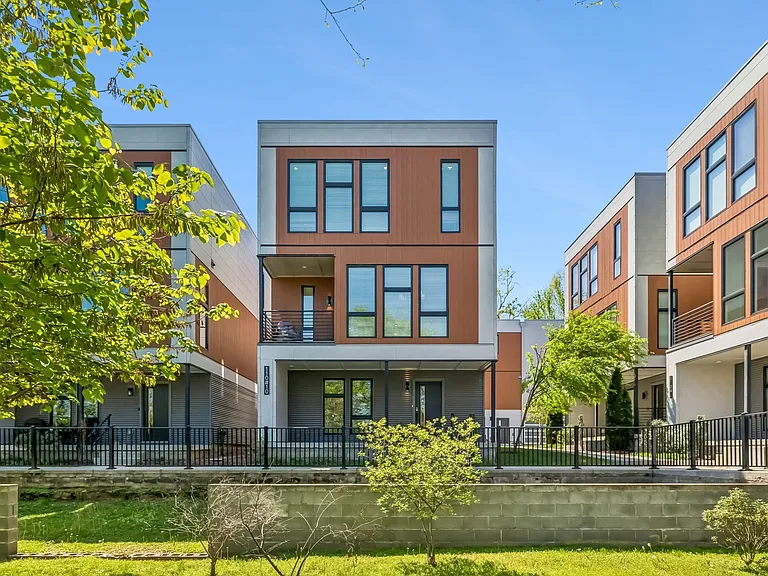 110 Oceola Ave #10 — Photo 1