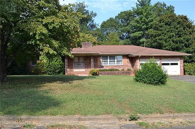 1st image of 203 Woodlawn Dr