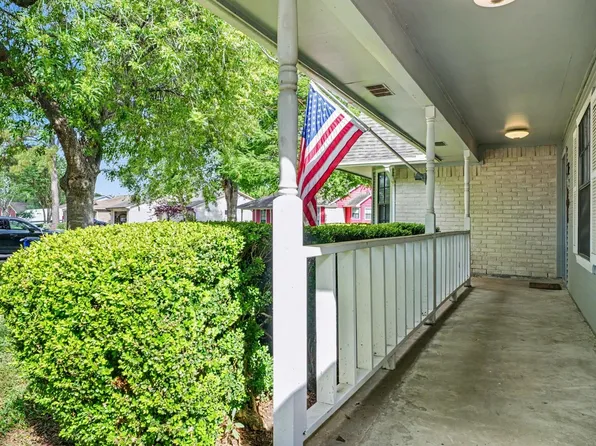 533 White Wing Ct, Dickinson, TX 77539