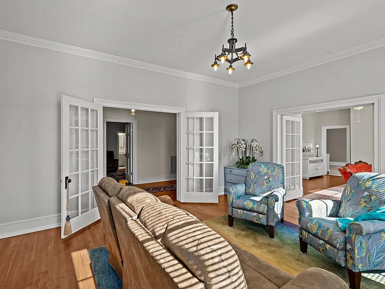 110 N Church St — Photo 27