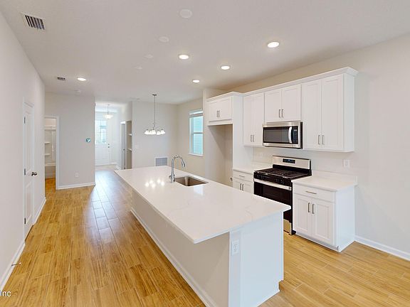 4th image of 78 LOCHLOOSA Court
