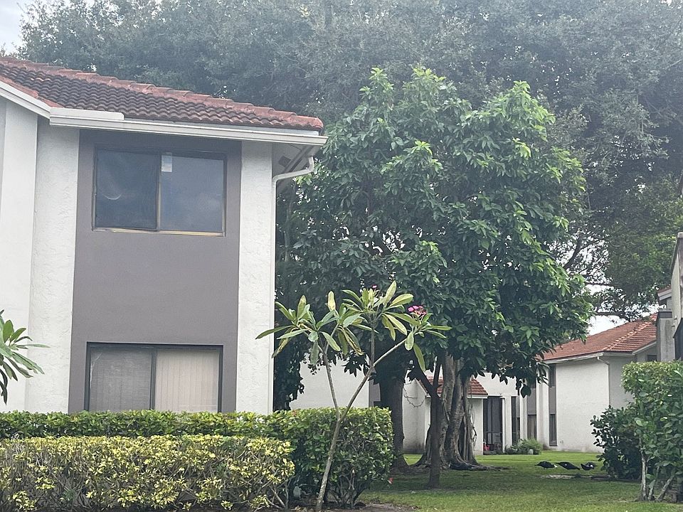 2nd image of 3241 Coral Lake Dr