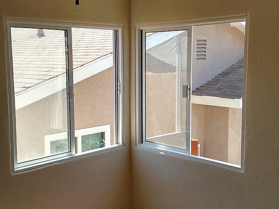4th image of 3137 Valle Ave