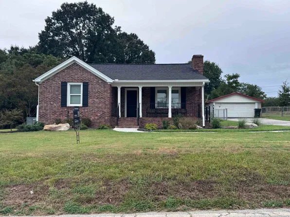 13 White Oak Rd, Woodruff, SC 29388