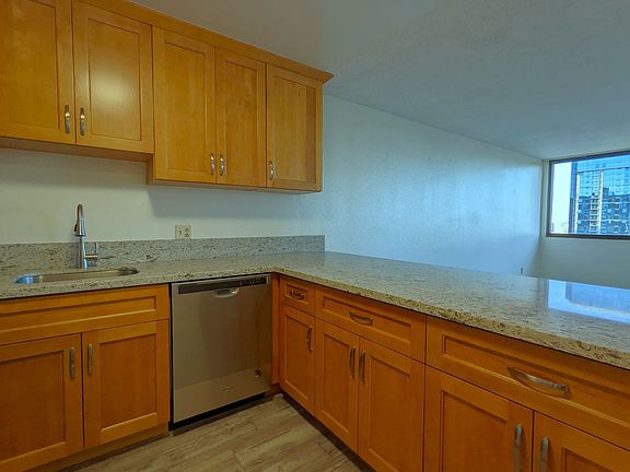 3rd image of 1255 Nuuanu Ave APT E2503