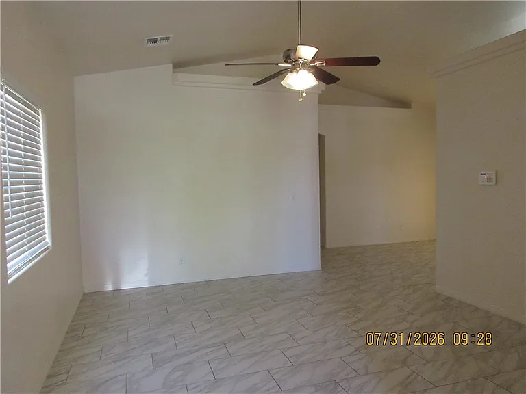 3658 N Irving St — Photo 2