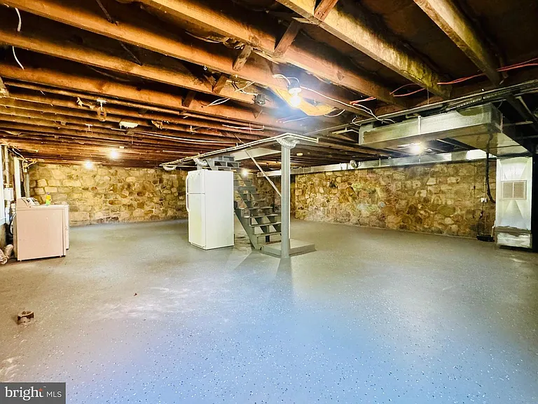 311 Villa Ave — Photo 25