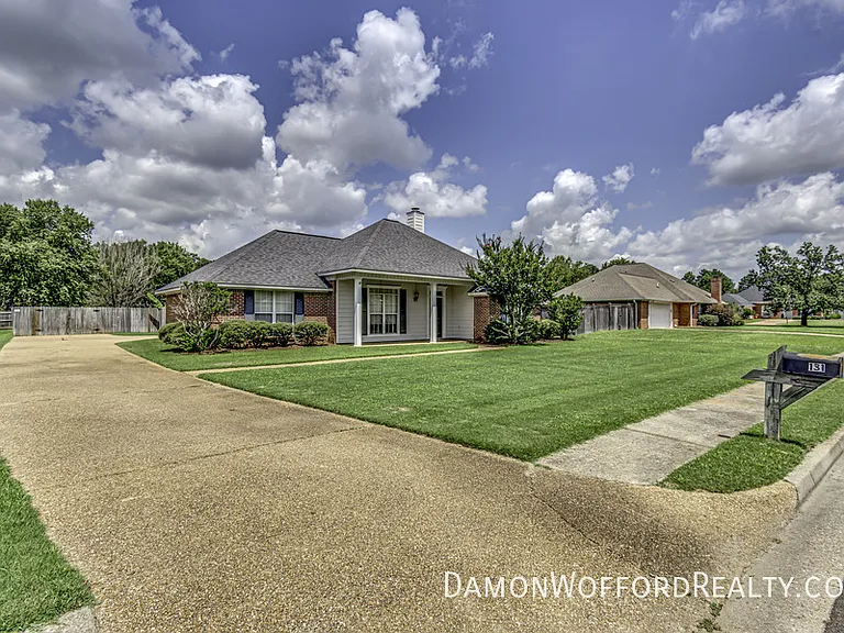 131 Hunters Row — Photo 4