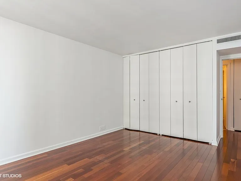 6007 N Sheridan Rd #19D — Photo 11