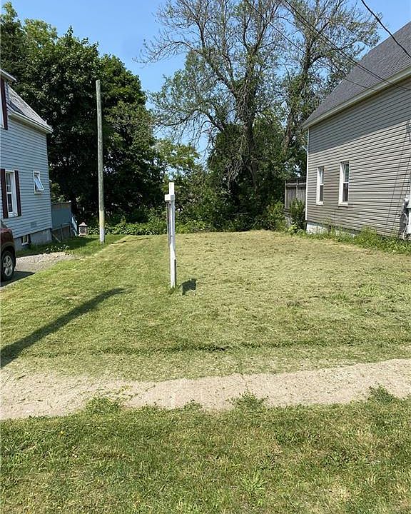 1st image of 15 Carlyle St