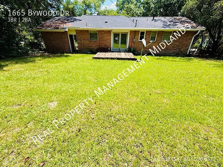 1665 Bywood Dr — Photo 11