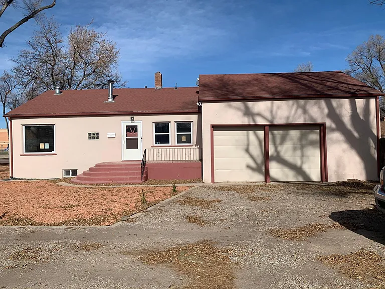 708 Brown Ave — Photo 2