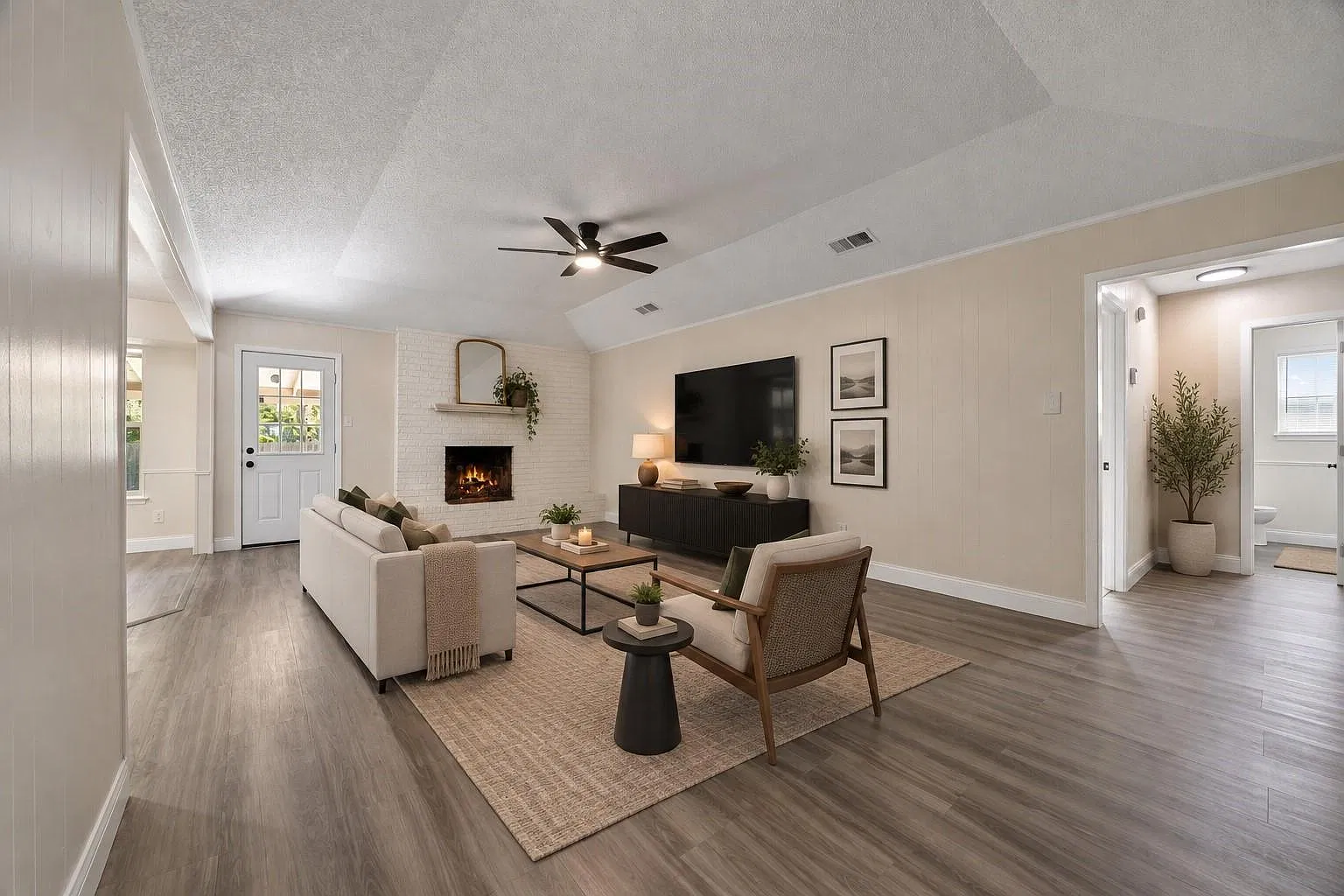 3 bed, 1490 sqft, $2,200 — Photo 3