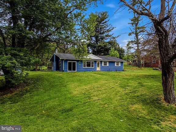 3rd image of 6717 Middle Rd