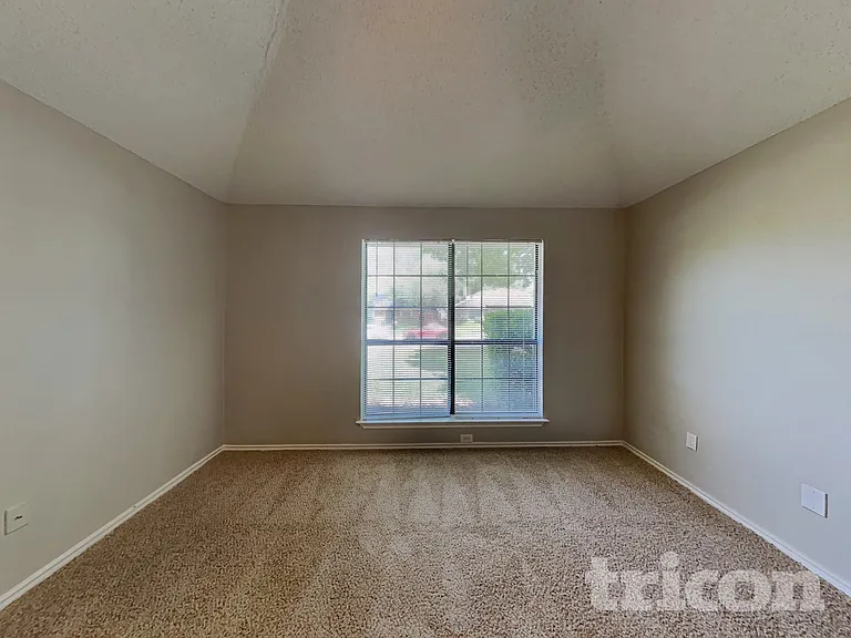 8002 Meadowlark Ln — Photo 7