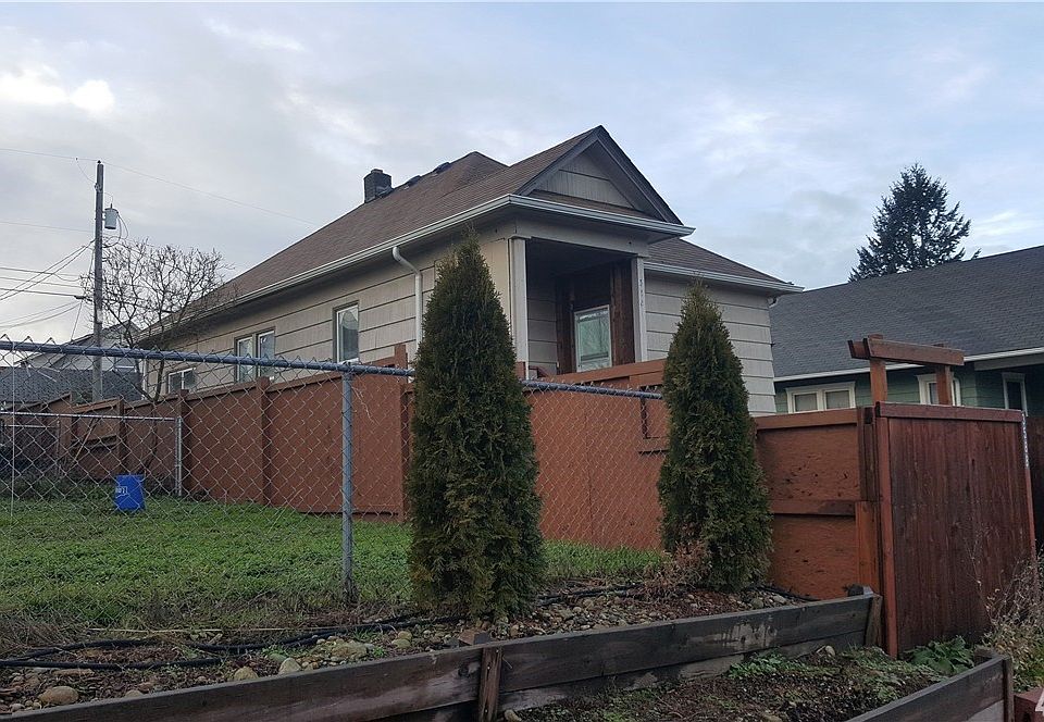 2nd image of 3588 E I St