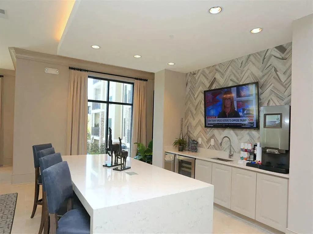 2370 Main @ Sugarloaf — Photo 4