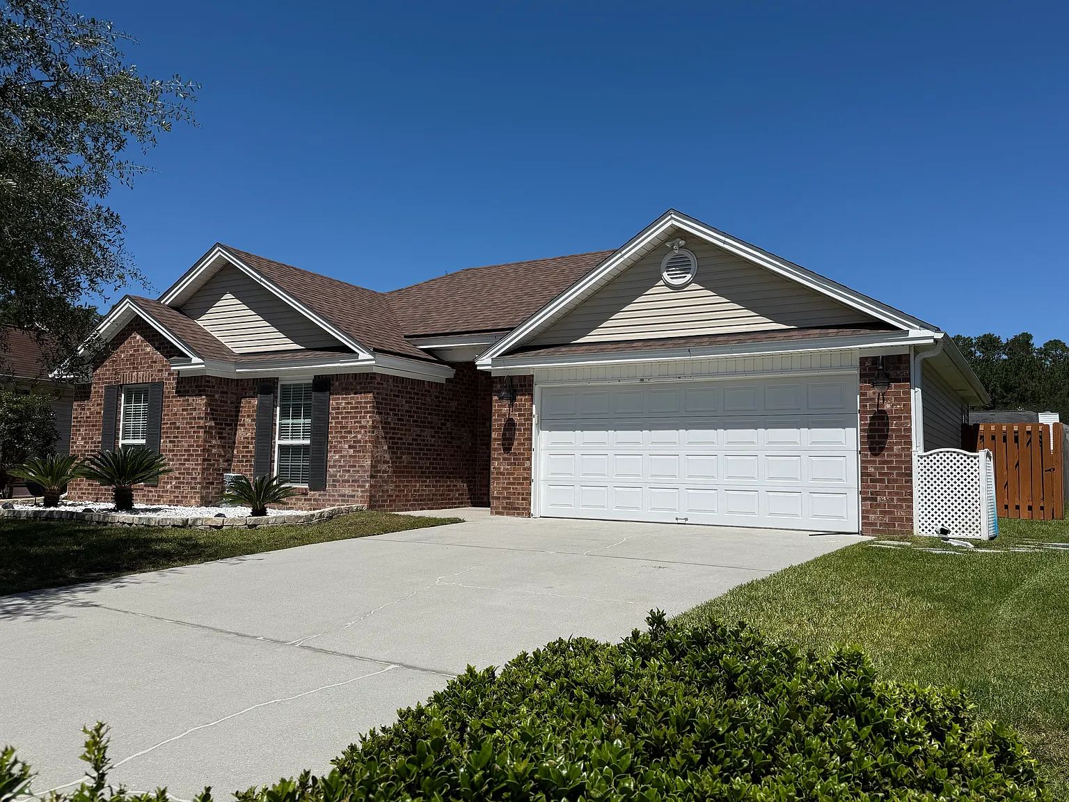 3 bed, 1200 sqft, $2,350 — Photo 4