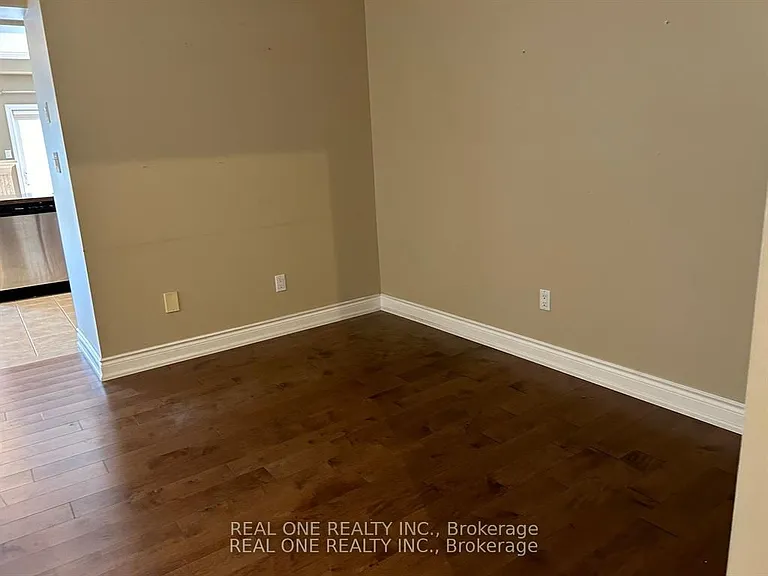 2460 Felhaber Cres — Photo 7