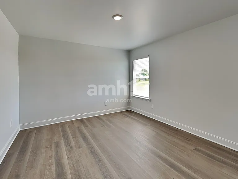 338 Golucke Way — Photo 17