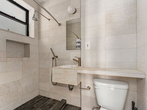 4th image of 212 Lafayette St APT 1c