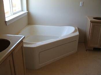 5th image of 6517 Elaine Ave SE